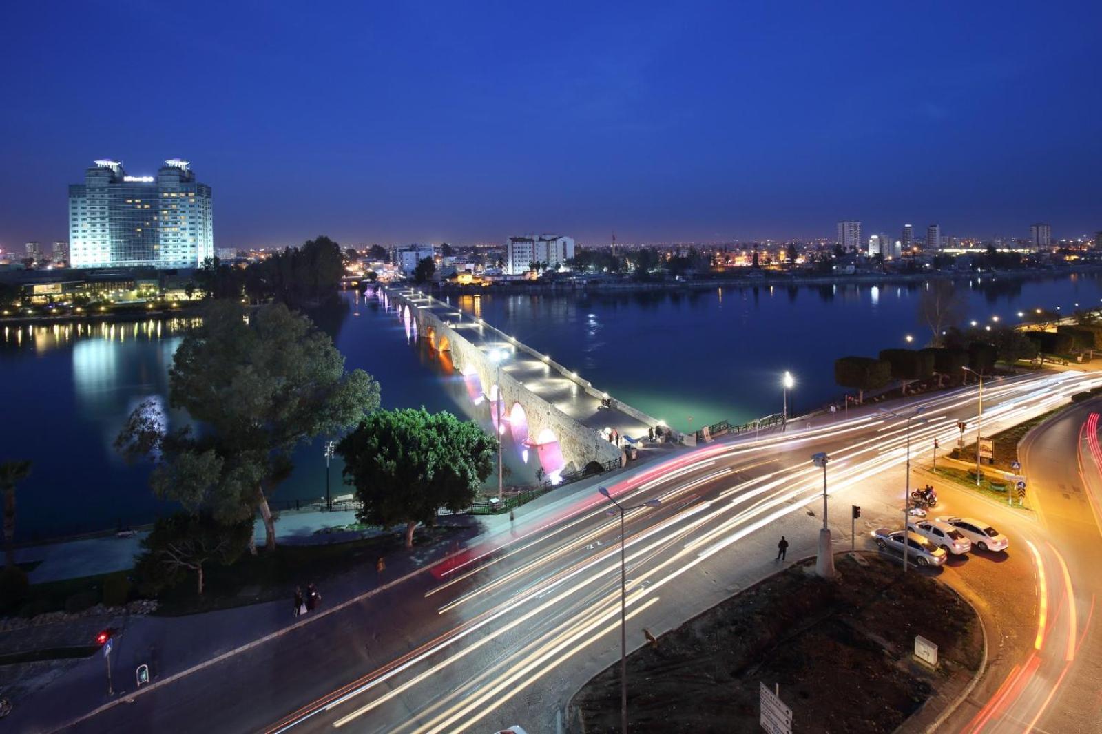 Adana Taskoeprue Hotel Dış mekan fotoğraf