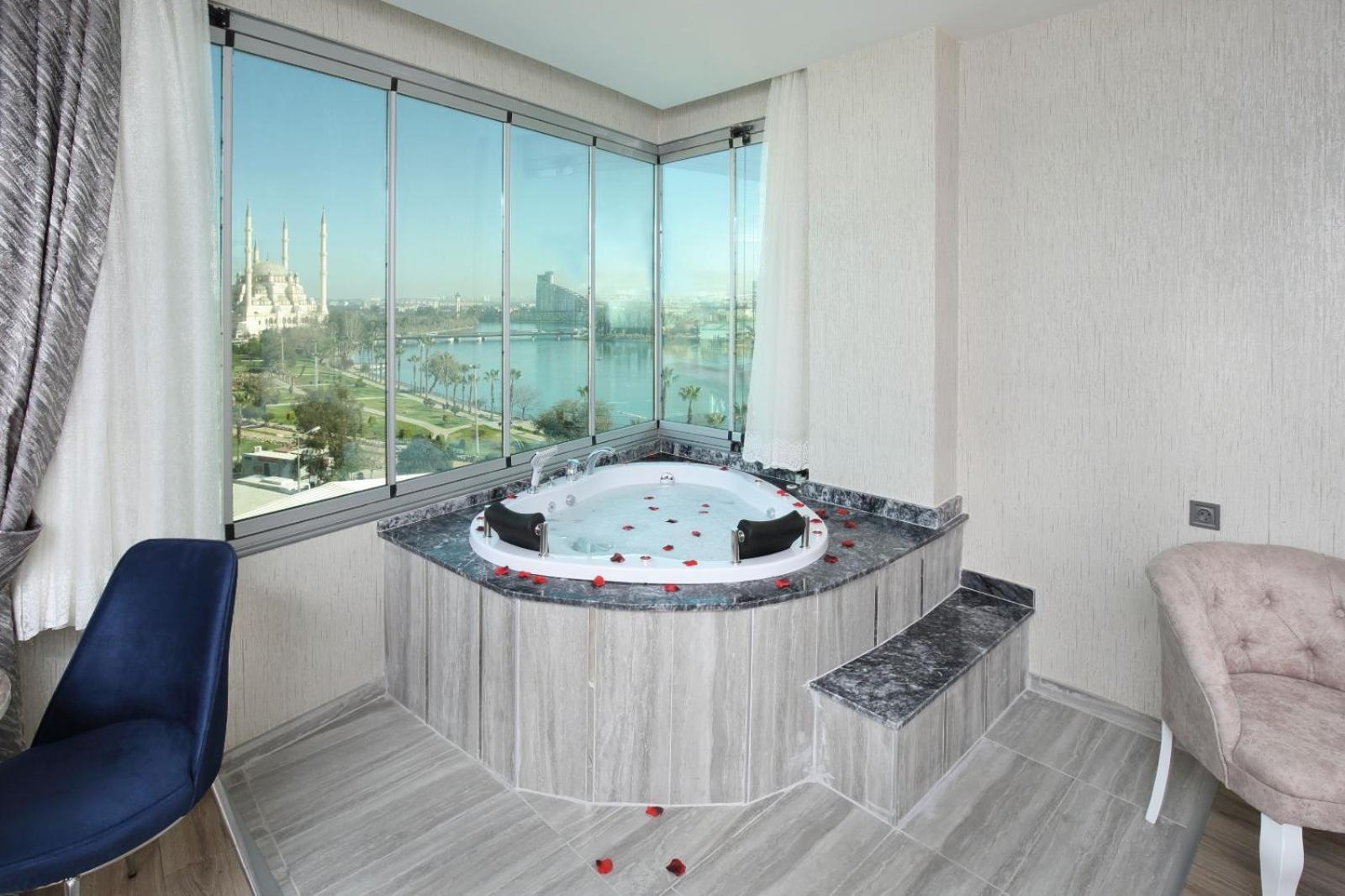 Adana Taskoeprue Hotel Dış mekan fotoğraf