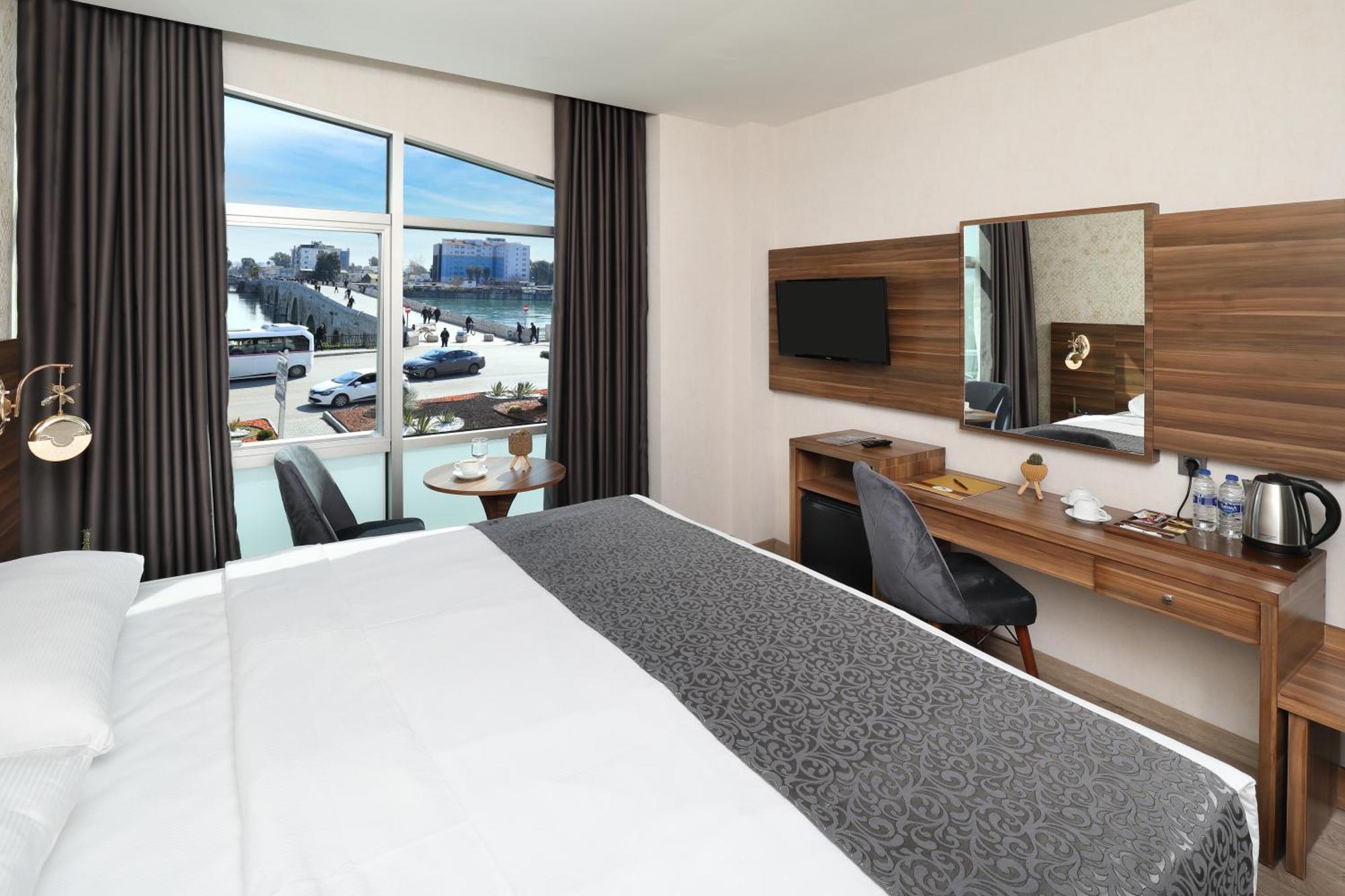 Adana Taskoeprue Hotel Dış mekan fotoğraf